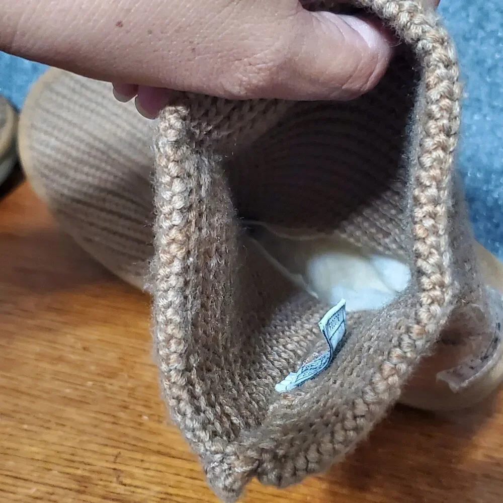 UGG Classic Crochet Boots Womens Size 7 Tan Brown Sheep Skin Knitted Casual Rare